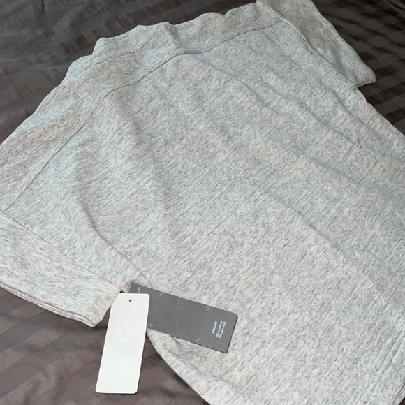 NWT Adidas Short Sleeved Cropped Sweatshirt - Picture 5 of 6